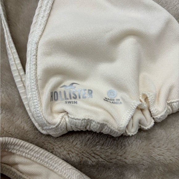 2 bathing suits HOLLISTER XS - Picture 4 of 6